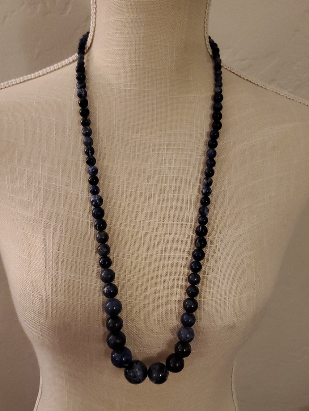 JAY KING Mine Finds Sterling Silver Blue Sodalite Round Graduated Bead Necklace